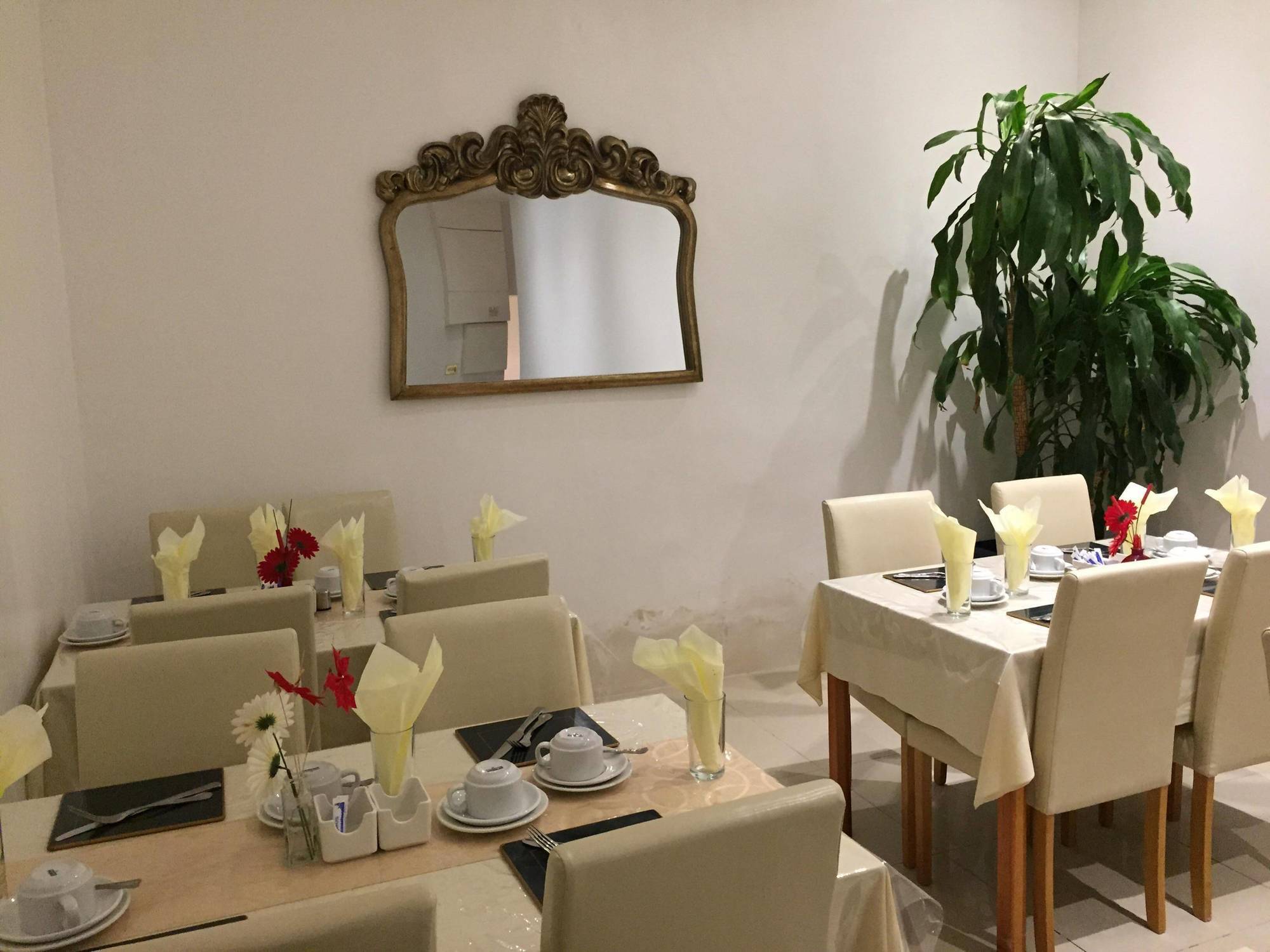 豪士罗 杉杉旅馆酒店 外观 照片